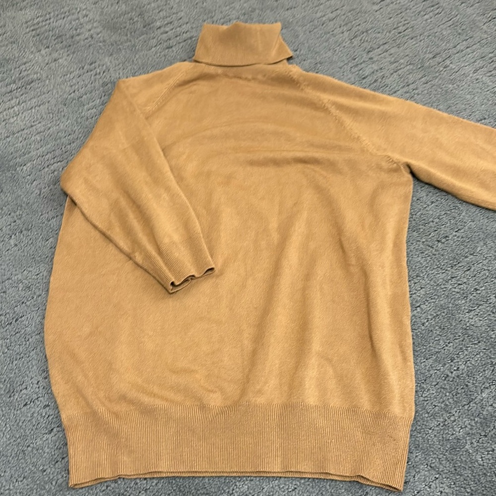 New with out tags Zara 3 quarter sleeve turtle neck size medium
